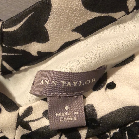 Sleeveless Top - Picture 2 of 3